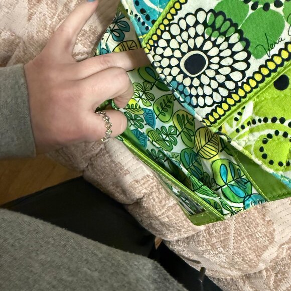 Vera Bradley All In One Crossbody bag - RETIRED: Limes Up pattern - NEW - Picture 7 of 9